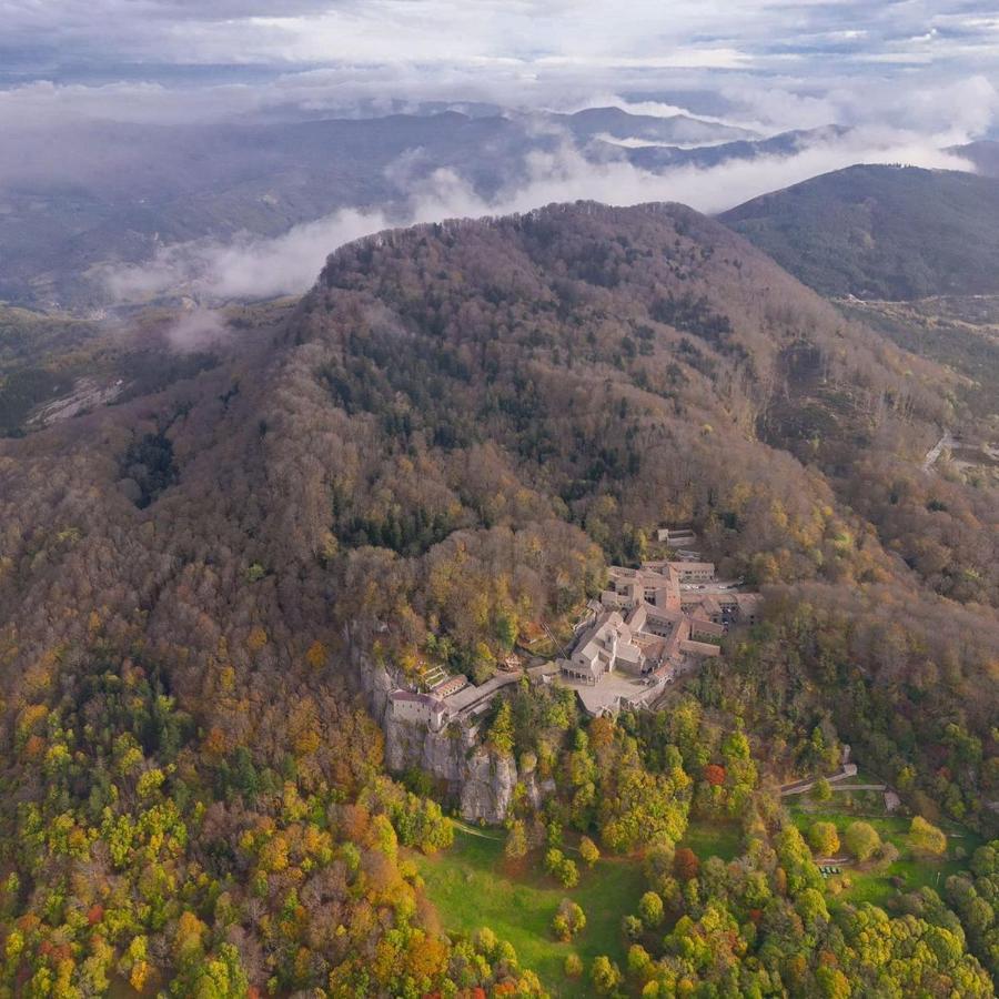 קיוזי דלה ורנה Agriturismo Vezzano מראה חיצוני תמונה