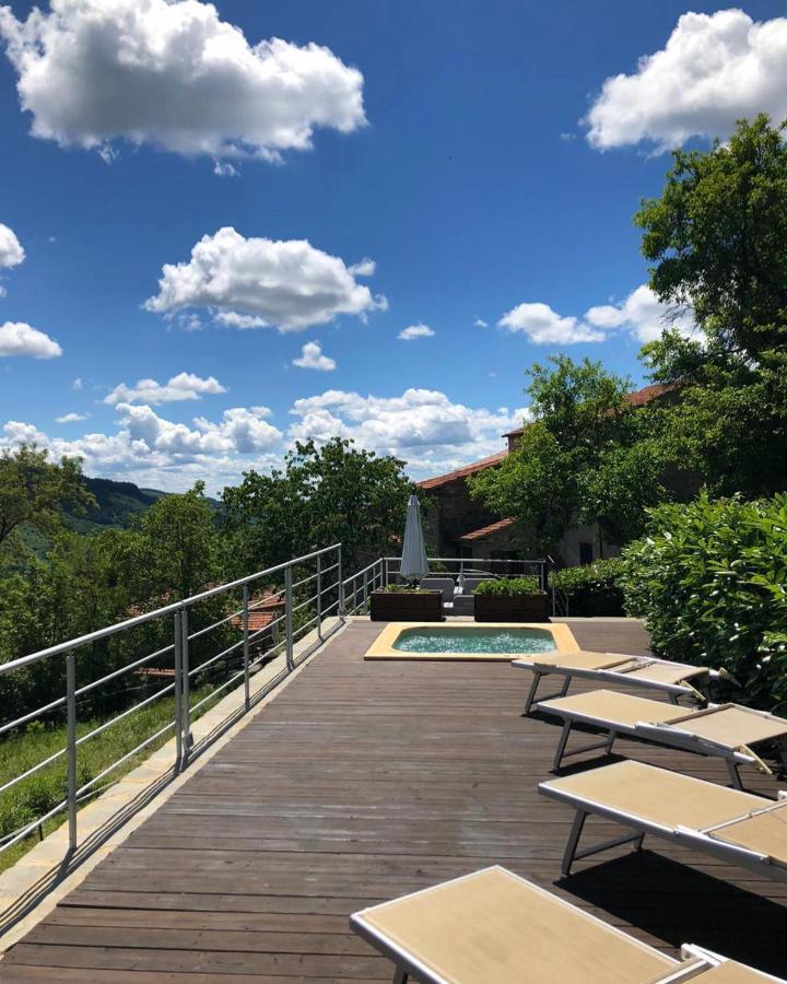 קיוזי דלה ורנה Agriturismo Vezzano מראה חיצוני תמונה