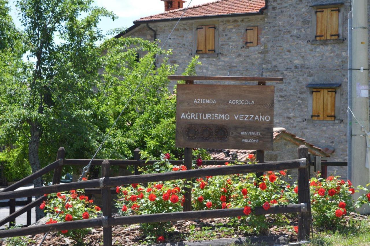 קיוזי דלה ורנה Agriturismo Vezzano מראה חיצוני תמונה