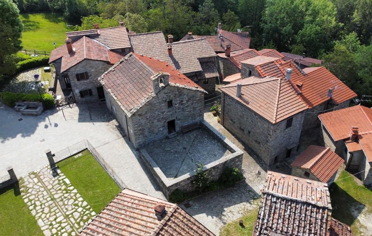 קיוזי דלה ורנה Agriturismo Vezzano מראה חיצוני תמונה
