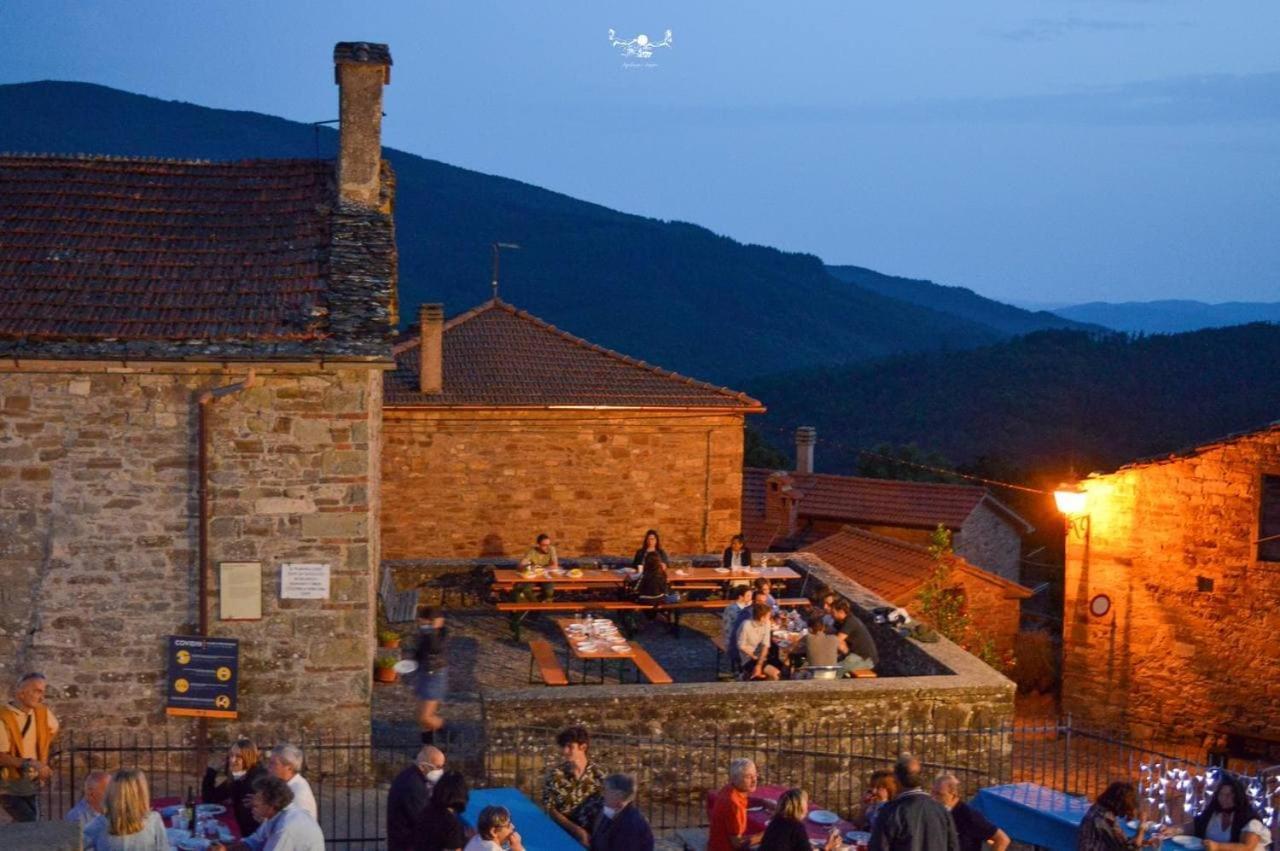 קיוזי דלה ורנה Agriturismo Vezzano מראה חיצוני תמונה