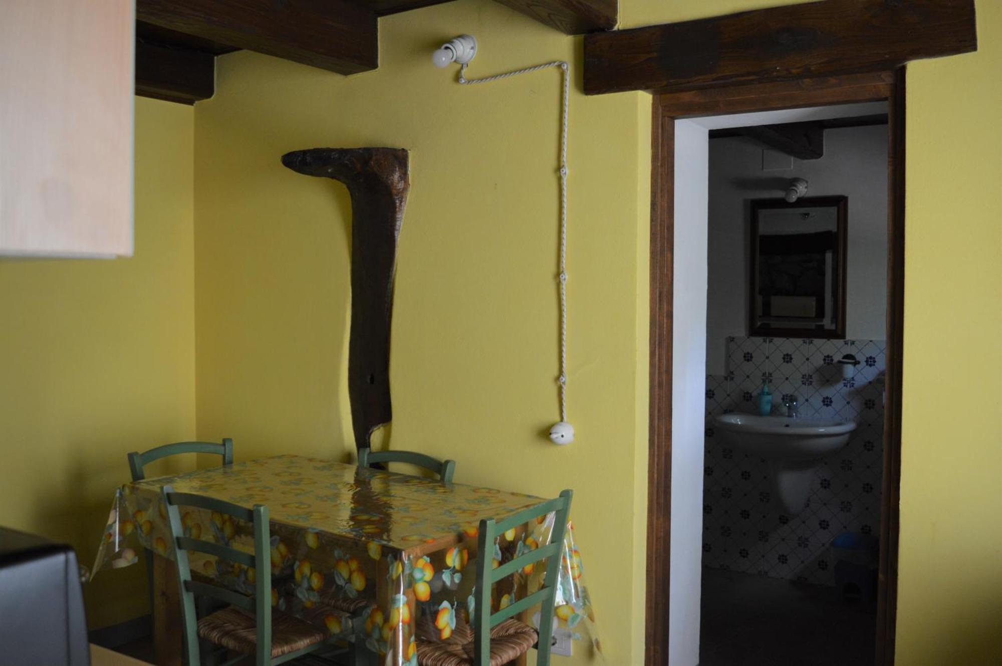 קיוזי דלה ורנה Agriturismo Vezzano חדר תמונה