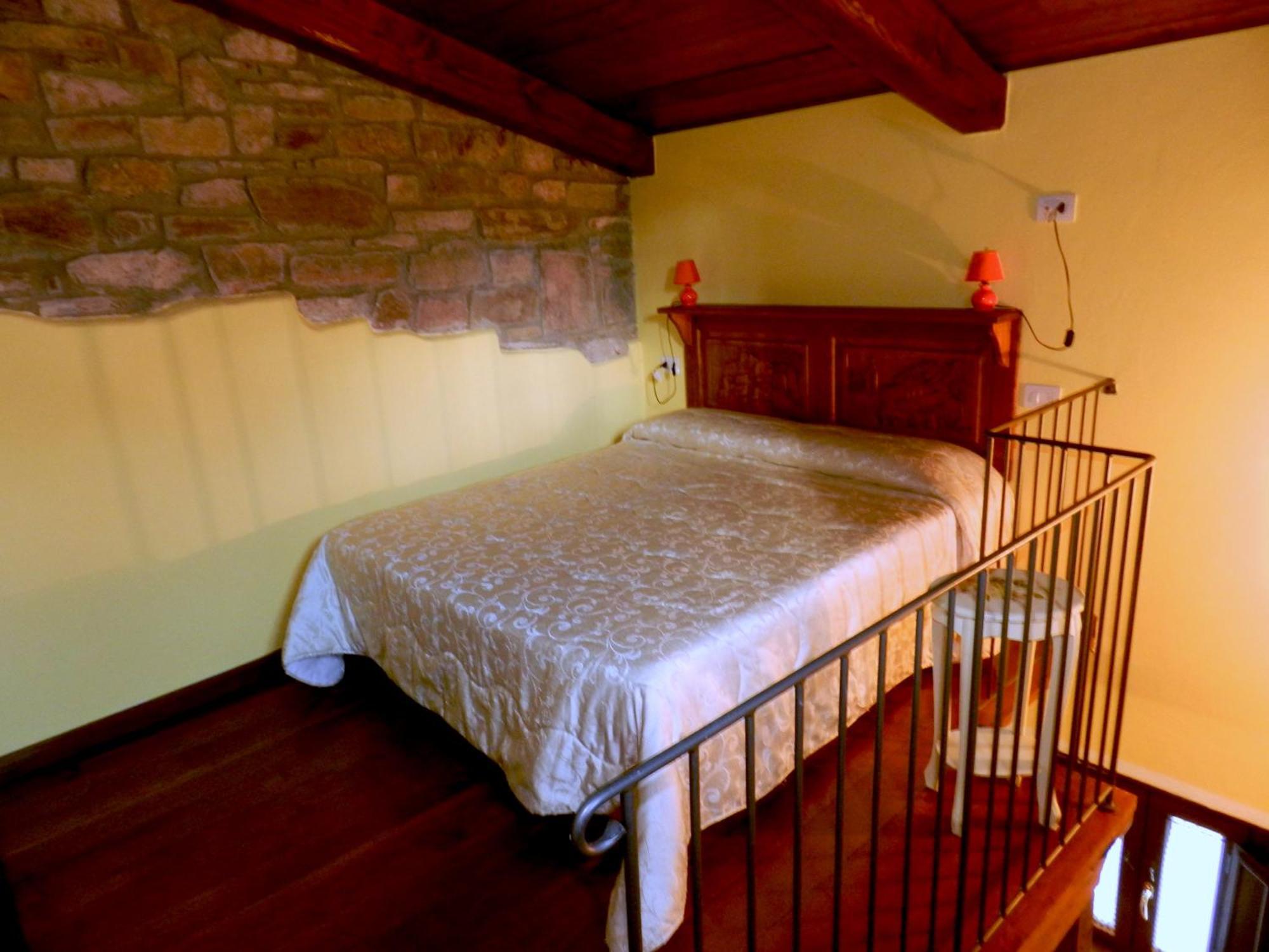 קיוזי דלה ורנה Agriturismo Vezzano חדר תמונה