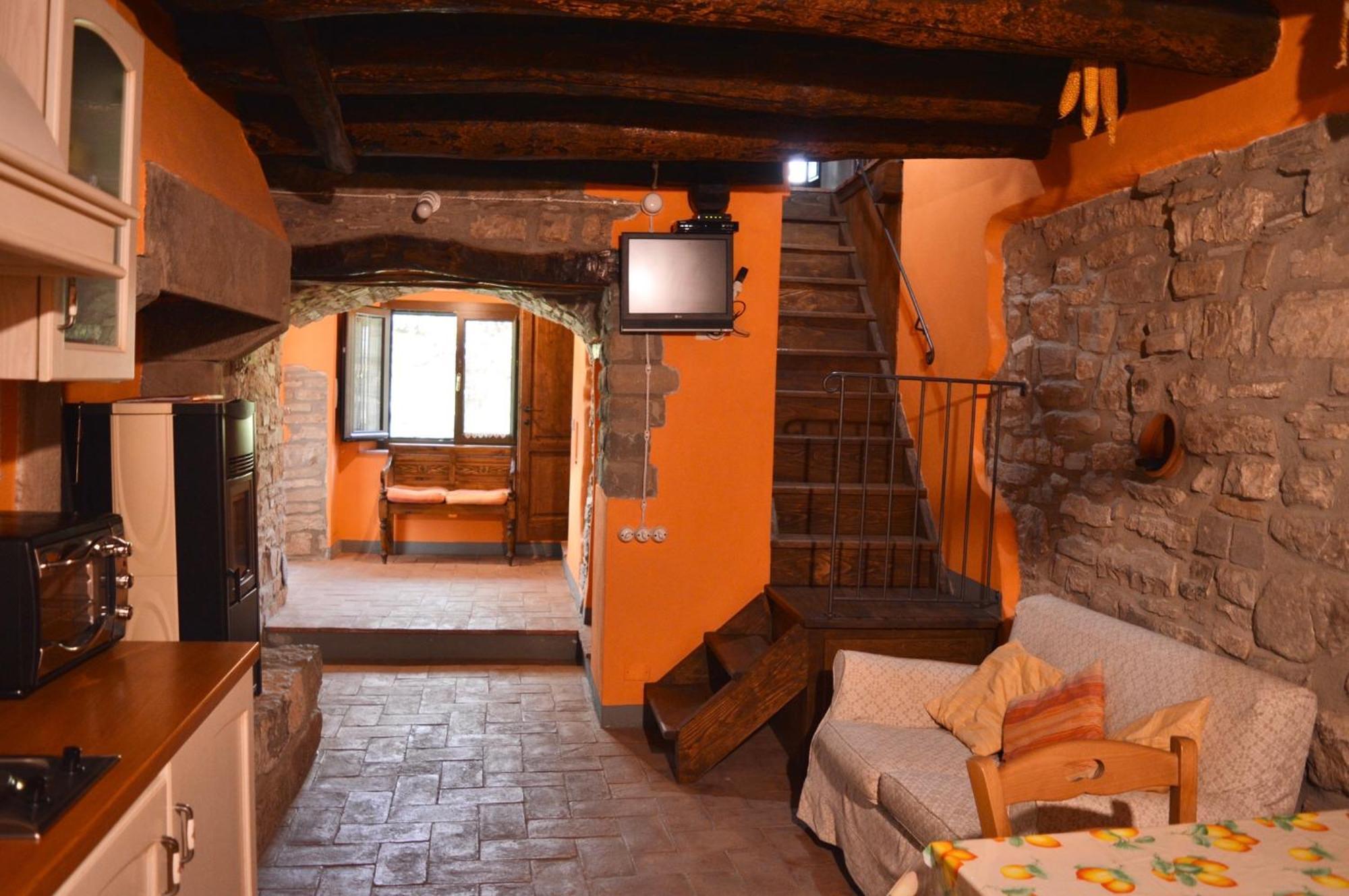 קיוזי דלה ורנה Agriturismo Vezzano מראה חיצוני תמונה
