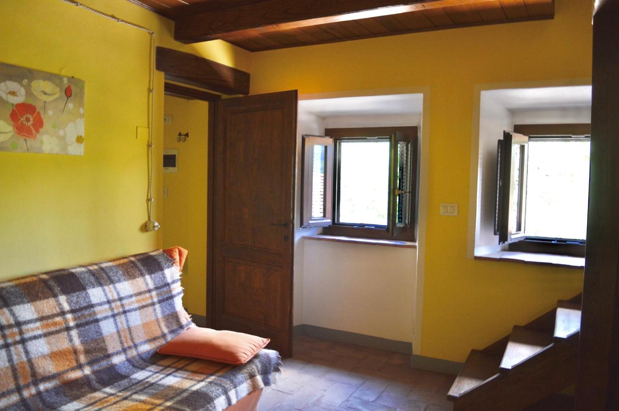 קיוזי דלה ורנה Agriturismo Vezzano מראה חיצוני תמונה