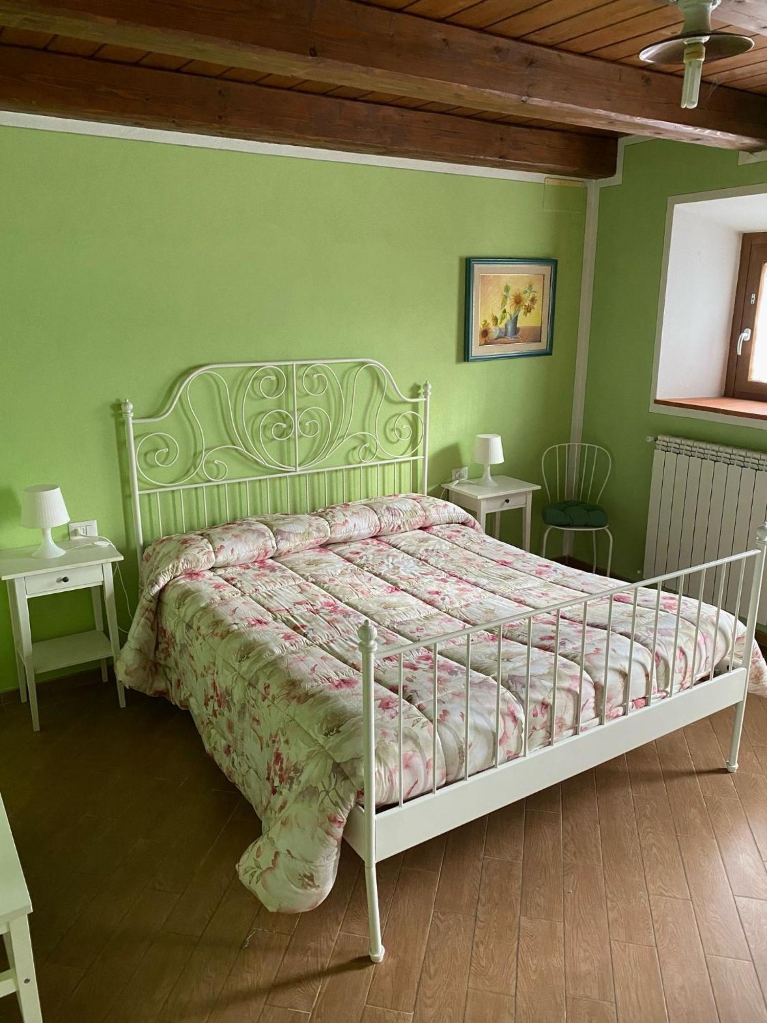 קיוזי דלה ורנה Agriturismo Vezzano מראה חיצוני תמונה