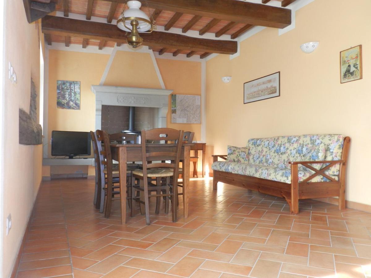 קיוזי דלה ורנה Agriturismo Vezzano מראה חיצוני תמונה