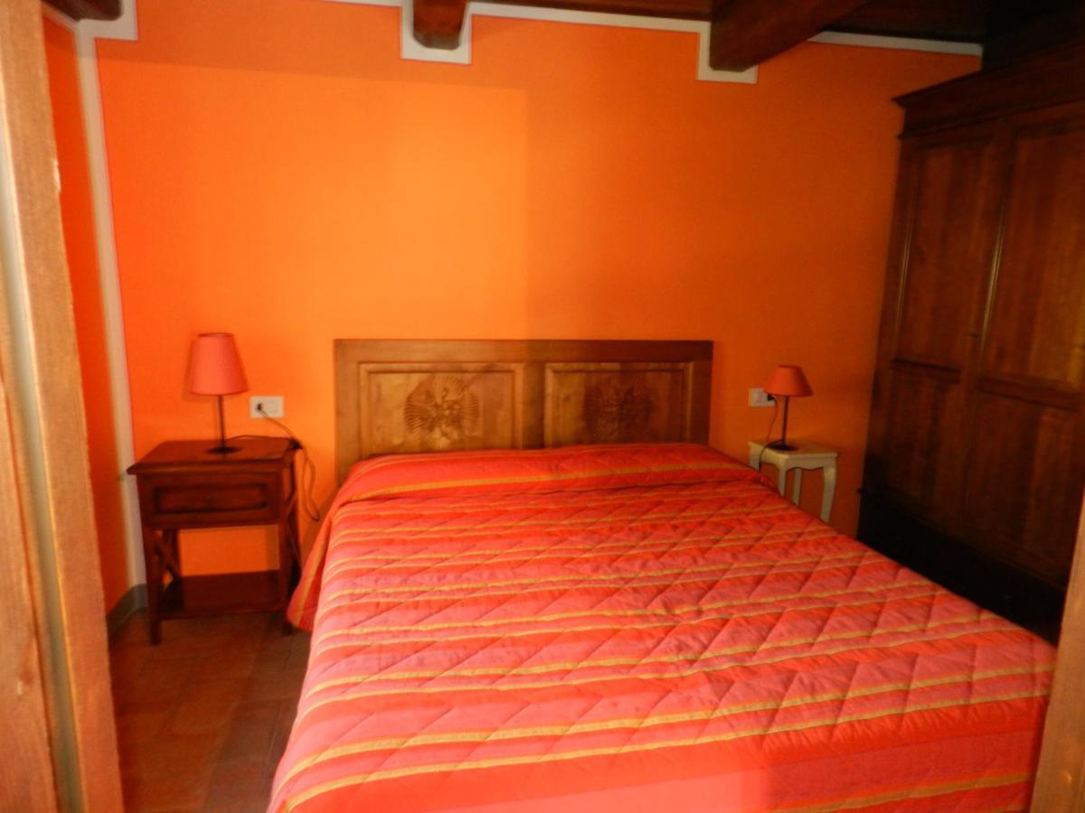 קיוזי דלה ורנה Agriturismo Vezzano מראה חיצוני תמונה