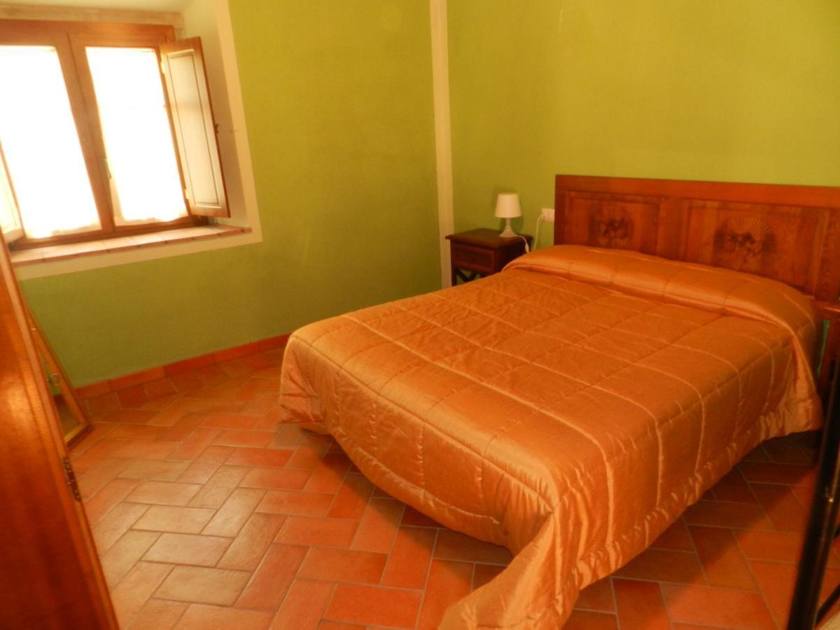 קיוזי דלה ורנה Agriturismo Vezzano מראה חיצוני תמונה